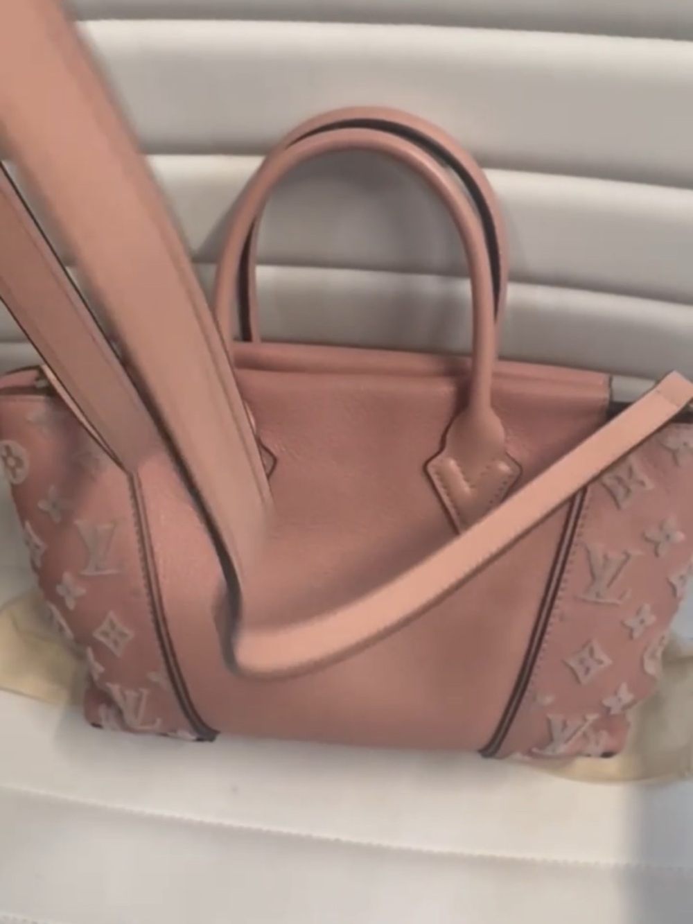 Louis Vuitton Veau Cachemire Tuffatage W BB Bag with Crossbody Leather Strap - Picture 4 of 11